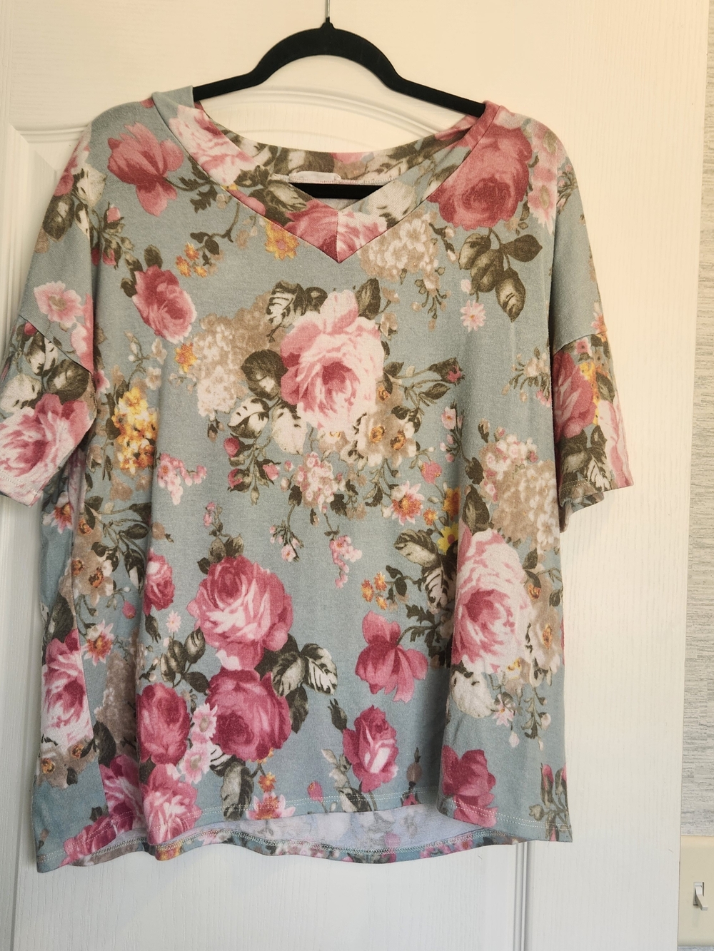 Bombom Light Blue Floral V-Neck Blouse L Euc